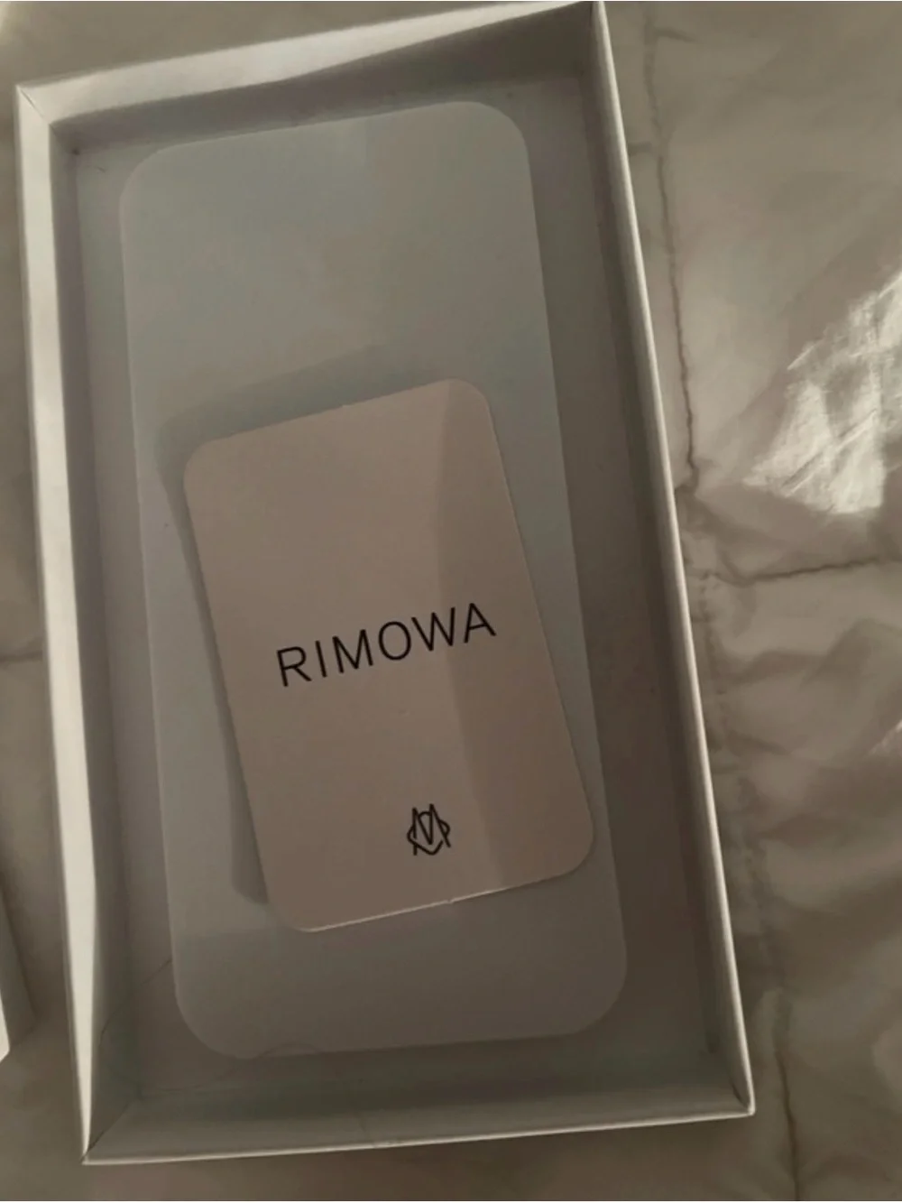 RIMOWA iphone 17